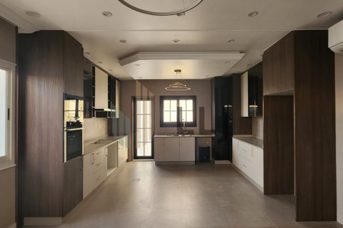 Villa en alquiler en Al Bateen, Abu Dhabi, EAU 4 dormitorios, 325.2 m2 № 669020 - foto 9