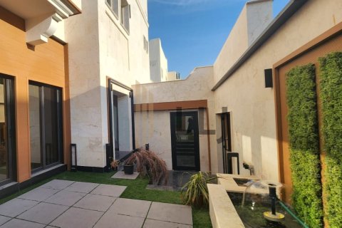 Villa en alquiler en Al Bateen, Abu Dhabi, EAU 4 dormitorios, 325.2 m2 № 669020 - foto 2