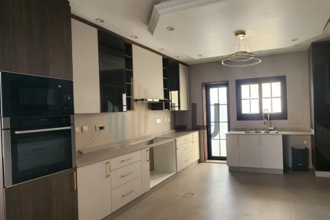 Villa en alquiler en Al Bateen, Abu Dhabi, EAU 4 dormitorios, 325.2 m2 № 669020 - foto 8