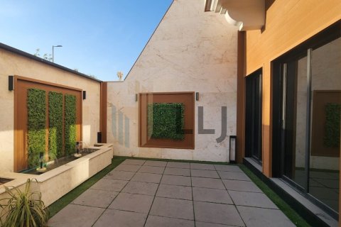 Villa en alquiler en Al Bateen, Abu Dhabi, EAU 4 dormitorios, 325.2 m2 № 669020 - foto 3