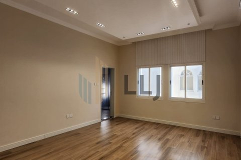 Villa en alquiler en Al Bateen, Abu Dhabi, EAU 4 dormitorios, 325.2 m2 № 669020 - foto 14