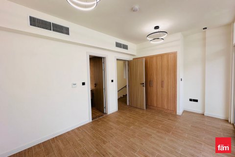 Vila u gradu Dubai, UAE 4 spavaće sobe, 242 m2 Br. 659180 - Slika 3
