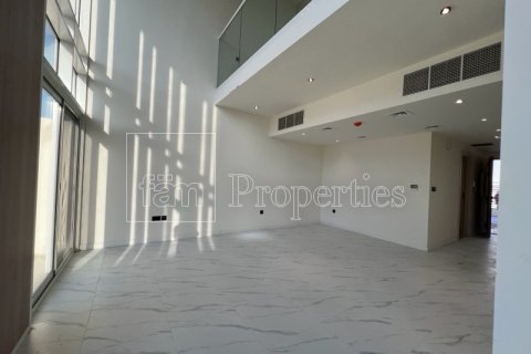 Dubai, UAE의 임대용 빌라 침실 4개, 242제곱미터 번호 659180 - 사진 1