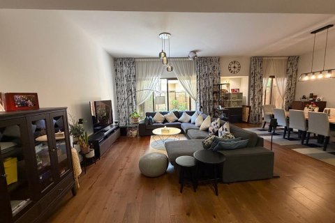 Kuća u nizu u Al Garhoud, Dubai, UAE 4 spavaćih soba, 234.12 m2 Br. 764413 - fotografija 1