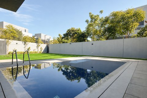 Villa til salg i Tilal City, Sharjah, UAE 4 soveværelser, 408.96 kvm № 757402 - foto 2