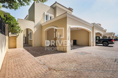 Townhouse di The Lakes, Dubai, UEA 3 kamar tidur, 255 m2 nomor 654602 - foto 1