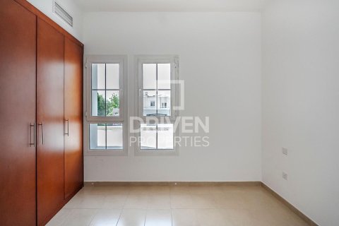 Townhouse in The Lakes, Dubai, UAE 3 bedrooms, 255 sq.m. № 654602 - photo 8