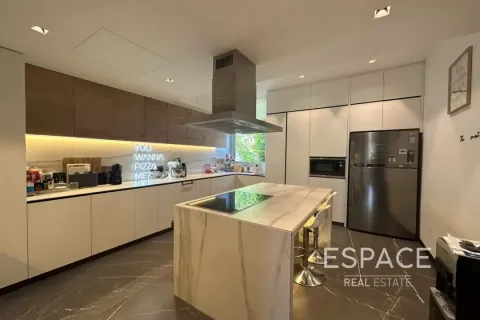 Radhus till försäljning i Mudon, Dubai, UAE 4 sovrum, 305 kvm Nr. 649885 - fotografi 3