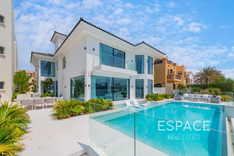 Villa till försäljning i Palm Jumeirah, Dubai, UAE 5 sovrum, 496 kvm Nr. 649886 - fotografi 1