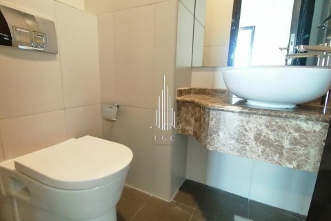 Apartmen di Al Khalidiya, Abu Dhabi, UAE 2 bilik tidur, 123.9 meter persegi № 563578 - foto 15