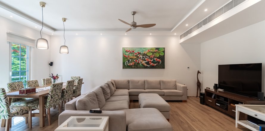 Korter asukohaga Dubai Investment Park, AÜE: 3 magamistoaga, 237 m² Nr 711767