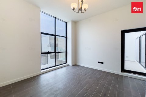تاون هاوس للبيع في دبي، الإمارات العربية المتحدة 4 غرفة نوم ، 187.2 متر مربع ، رقم 686071 - صورة 1