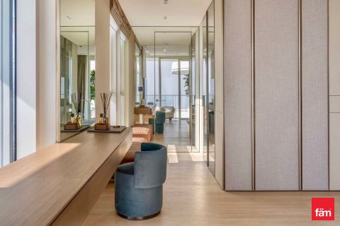 Lägenhet till försäljning i Dubai Harbour, Dubai, UAE 4 sovrum, 422.9 kvm Nr. 686070 - fotografi 14