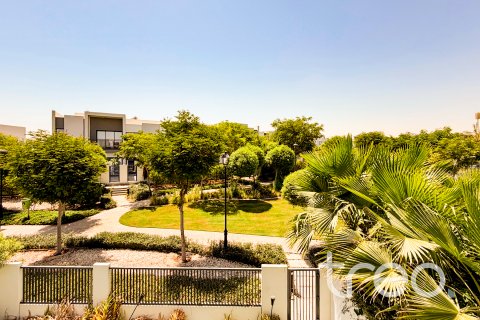 Casa urbana para venda em Dubai, EAU 4 quartos, 250 m2 № 739242 - foto 3
