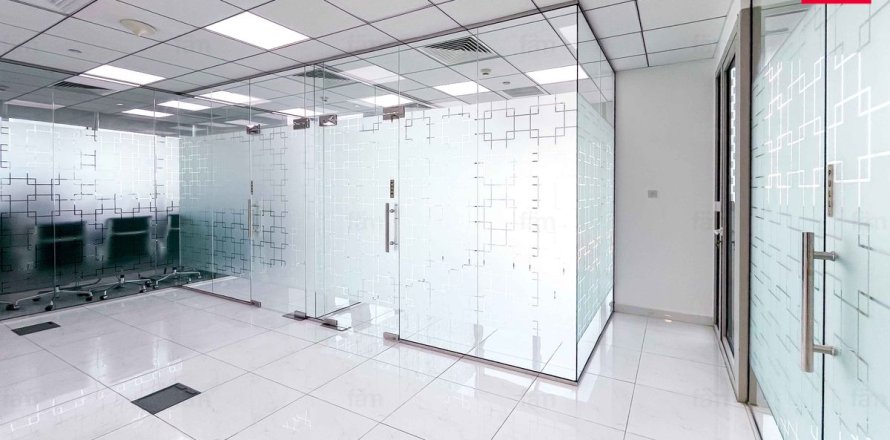 Kancelarija u Business Bay, Dubai, UAE 107.5 m2 Br. 678324