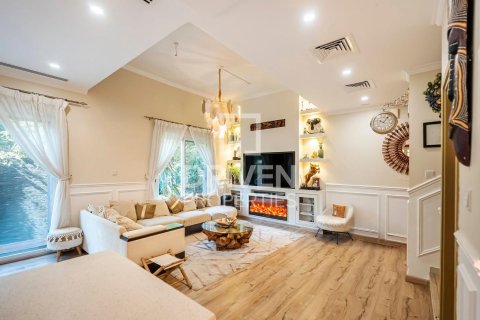 Shtëpi në qytet në Dubai Land, Dubai, Emiratet e Bashkuara Arabe 3 dhoma gjumi, 181 m2. № 653079 - Foto 5