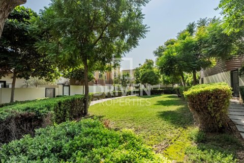 Shtëpi në qytet në Dubai Land, Dubai, Emiratet e Bashkuara Arabe 3 dhoma gjumi, 181 m2. № 653079 - Foto 18