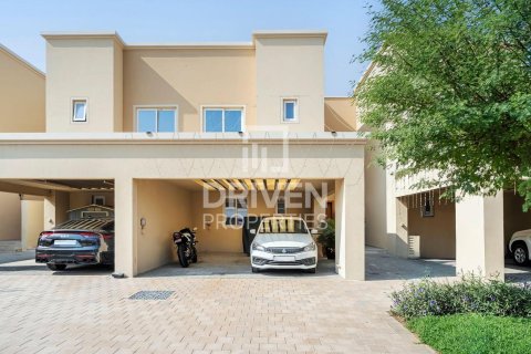 Shtëpi në qytet në Dubai Land, Dubai, Emiratet e Bashkuara Arabe 3 dhoma gjumi, 181 m2. № 653079 - Foto 1