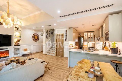 Shtëpi në qytet në Dubai Land, Dubai, Emiratet e Bashkuara Arabe 3 dhoma gjumi, 181 m2. № 653079 - Foto 6