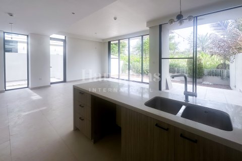 Villa in Dubai Hills Estate, Dubai, UAE 3 bedrooms, 271.92708100 sq.m. № 688055 - photo 7