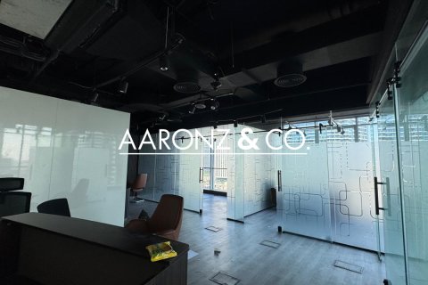 Oficina en alquiler en Business Bay, Dubai, EAU 104.9 m2 № 670527 - foto 2