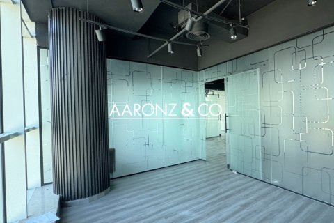 Oficina en alquiler en Business Bay, Dubai, EAU 104.9 m2 № 670527 - foto 3