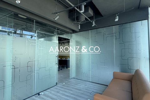 Oficina en alquiler en Business Bay, Dubai, EAU 104.9 m2 № 670527 - foto 1