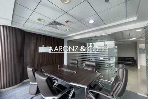 Oficina en alquiler en Business Bay, Dubai, EAU 91.8 m2 № 670522 - foto 1