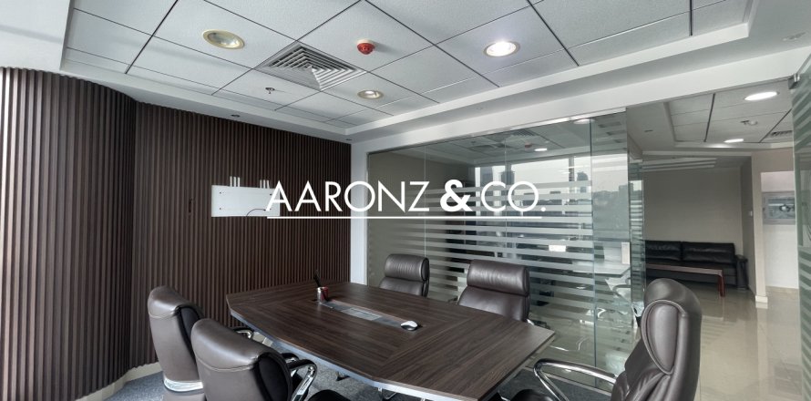 Oficina en Business Bay, Dubai, EAU 91.8 m² № 670522