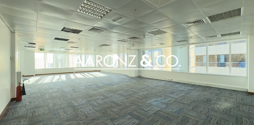 مكتب في Sheikh Zayed Road، دبي 186.1 متر مربع . ر قم 670524