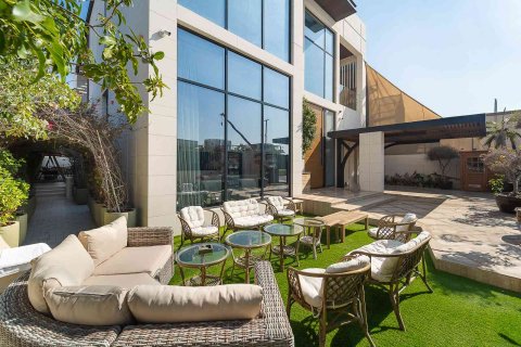 Huvila Jumeirah, Dubai, Arabiemiraatit 4 makuuhuonetta, 780 m2 № 703216 - kuva 1