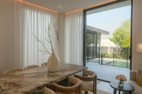 Villa in Dubai Sports City, UAE 5 bedrooms, 560 sq.m. № 703215 - photo 4
