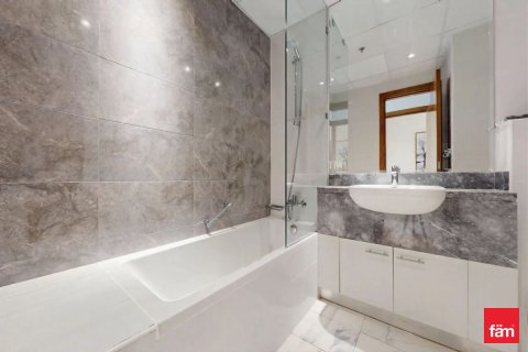 Apartment in Business Bay, Dubai, UAE 1 bedroom, 75.3 sq.m. № 647713 - photo 11