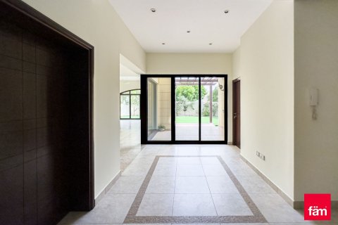 Řadový dům v Dubai, SAE 4 ložnice, 431.8 m² Č.: 725920 - fotografie 8