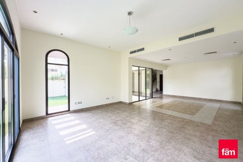 Řadový dům v Dubai, SAE 4 ložnice, 431.8 m² Č.: 725920 - fotografie 13