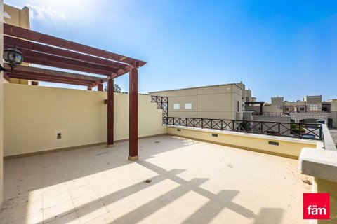 Řadový dům v Dubai, SAE 4 ložnice, 431.8 m² Č.: 725920 - fotografie 3