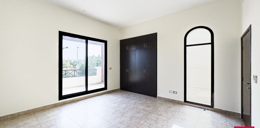 Řadový dům v Dubai, SAE 4 ložnice, 431.8 m² Č.: 725920