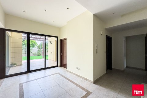 Řadový dům v Dubai, SAE 4 ložnice, 431.8 m² Č.: 725920 - fotografie 10