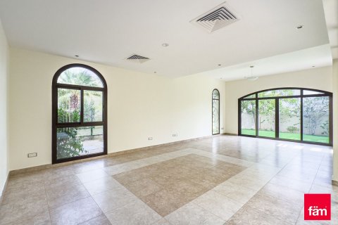 Řadový dům v Dubai, SAE 4 ložnice, 431.8 m² Č.: 725920 - fotografie 14