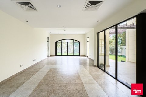 Řadový dům v Dubai, SAE 4 ložnice, 431.8 m² Č.: 725920 - fotografie 17
