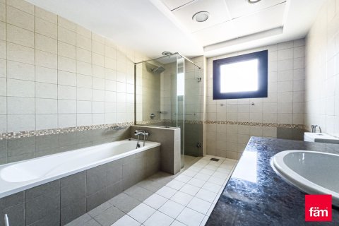 Řadový dům v Dubai, SAE 4 ložnice, 431.8 m² Č.: 725920 - fotografie 29