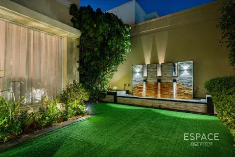 Vila u gradu Meadows, Dubai, UAE 4 spavaće sobe, 553 m2 Br. 650180 - Slika 16