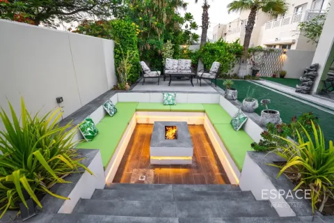Vila u gradu Meadows, Dubai, UAE 4 spavaće sobe, 553 m2 Br. 650180 - Slika 13