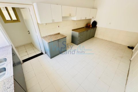 Vila v Jumeirah, Dubai, SAE 4 ložnice, 371.6 m² Č.: 650558 - fotografie 13