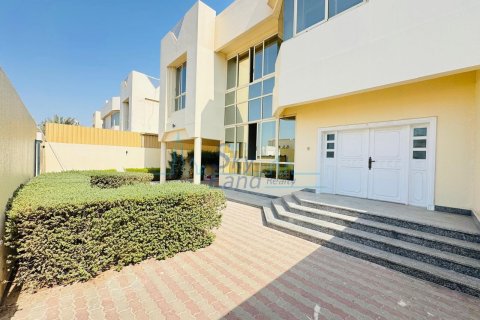 Vila v Jumeirah, Dubai, SAE 4 ložnice, 371.6 m² Č.: 650558 - fotografie 17