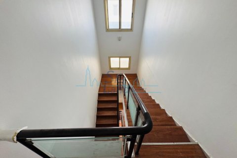 Vila v Jumeirah, Dubai, SAE 4 ložnice, 371.6 m² Č.: 650558 - fotografie 28