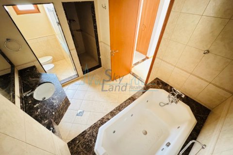 Villa te huur in Jumeirah, Dubai, VAE 4 slaapkamers, 371.6 vr.m., nr 650557 - foto 24