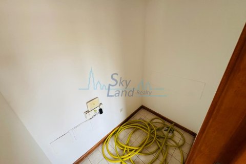 Villa te huur in Jumeirah, Dubai, VAE 4 slaapkamers, 371.6 vr.m., nr 650557 - foto 5