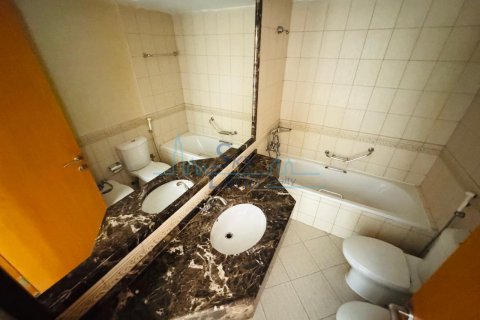 Villa te huur in Jumeirah, Dubai, VAE 4 slaapkamers, 371.6 vr.m., nr 650557 - foto 27