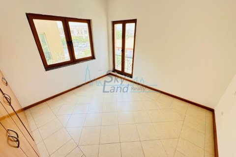 Villa te huur in Jumeirah, Dubai, VAE 4 slaapkamers, 371.6 vr.m., nr 650557 - foto 30